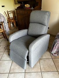 Poltrona reclinabile in tessuto