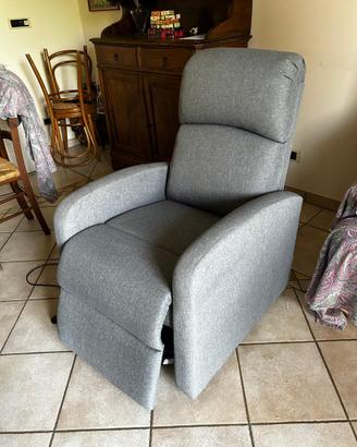 Poltrona reclinabile in tessuto