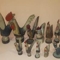12 galli intagliati legno artigianato valdostano 