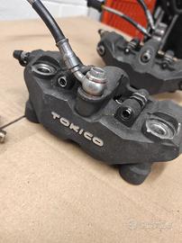 pinze tokico suzuki gsx-r 750 k7 interasse 108