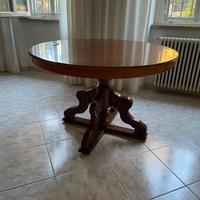 Tavolo rotondo in legno - gamba centrale decorata