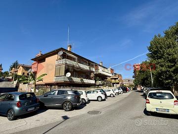 Box/Posto auto Roma [Bravetta pisana 37VCG]