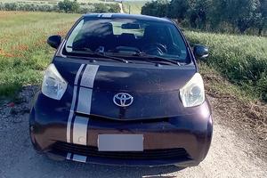 TOYOTA IQ