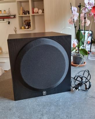 Subwoofer attivo compatto Yamaha modello YST-SW012
