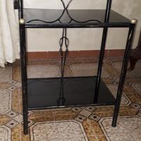 due comodini in ferro battuto