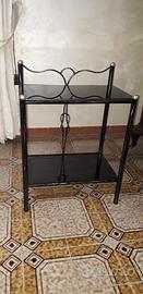 due comodini in ferro battuto