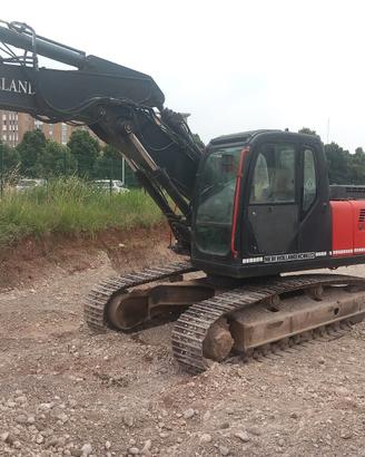 ESCAVATORE CINGOLATO NEW HOLLAND E195 USATO