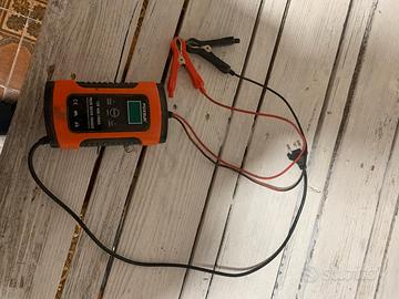 Carica batteria auto