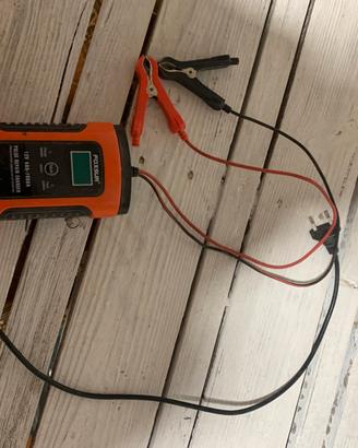 Carica batteria auto