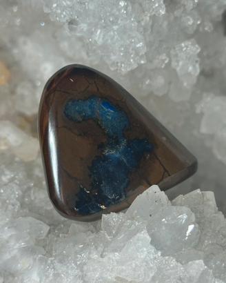 Opale boulder australiano