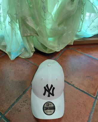 New era prezzo non trattabile 