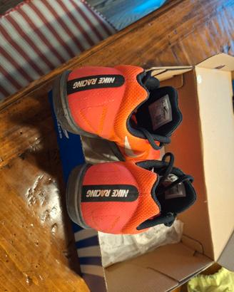 Scarpe da atletica su pista
