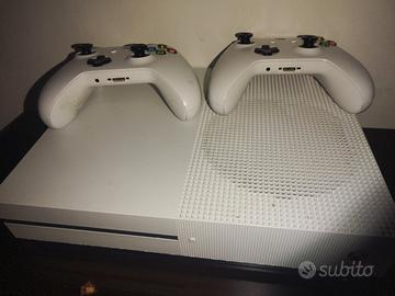 xbox x funzionante con 2 controller e tutti i fili