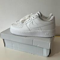 Nike Air Force 1 07 Classic Low-Top, Bianco / 40