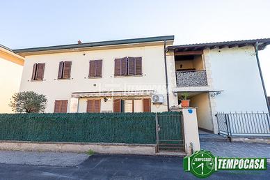 3 LOCALI PIANO TERRA CON CORTILE PRIVATO