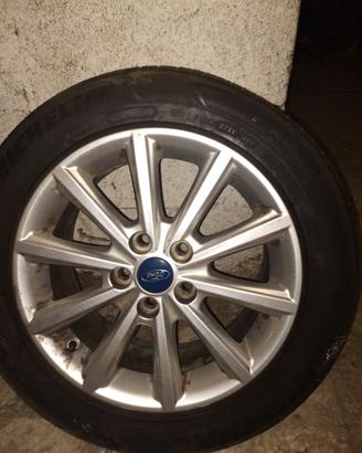 Cerchi in lega con pneumatici Michelin Ford x-max