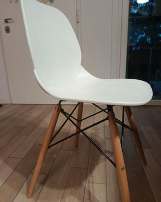 Sedia stile nordico con slitta in plastica e strut