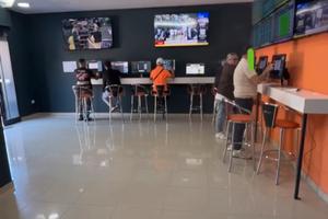 Sala scommesse sportive e slot