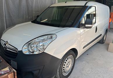 Furgoncino Opel combo