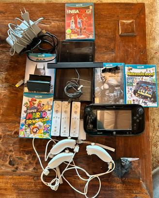 Nintendo Wii U Black 32GB - Set Completo