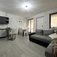 VILLA A SCHIERA A BOVEZZO