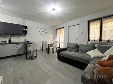 VILLA A SCHIERA A BOVEZZO