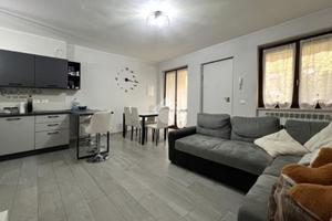 VILLA A SCHIERA A BOVEZZO