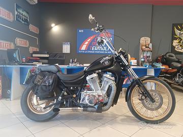 SUZUKI INTRUDER 800