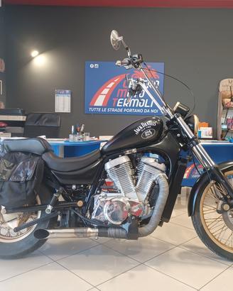 SUZUKI INTRUDER 800