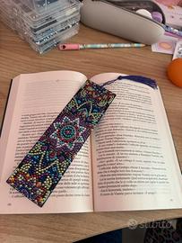 Segnalibro realizzato  con la pittura diamantata