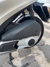 Beverly 300 nuovissimo