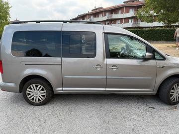 Volfswagen Caddy 7 posti metano passo lungo