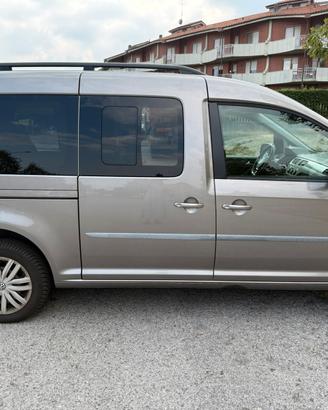 Volfswagen Caddy 7 posti metano passo lungo