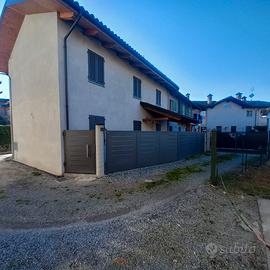 Privato vende villa