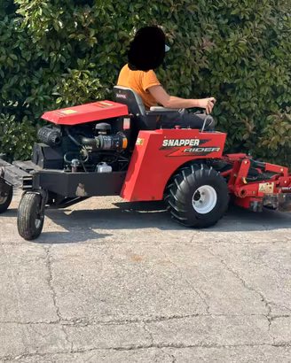 T50 - Tagliaerba SNAPPER 3 cil seminuovo 900 ore