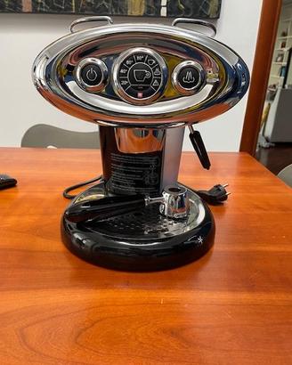 Macchina da Caffè Illy + 9 Buste Decalcificante