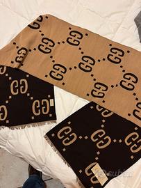 Sciarpa Gucci GG Monogram Reversibile