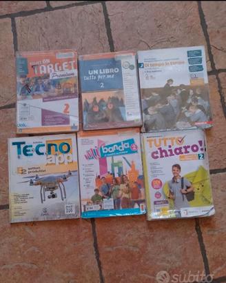 V  e  n  d o libri usati  Scuola media Ugo Foscolo