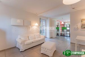 LUMINOSO UFFICIO IN PALAZZINA DEL 2017 CON GIARDIN