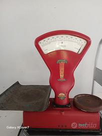 bilancia di antiquariato 