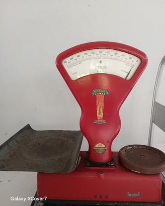 bilancia di antiquariato 