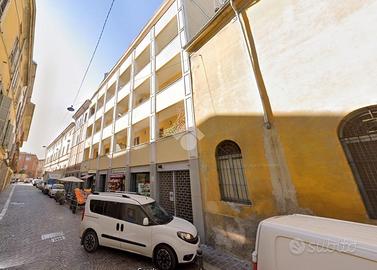 2 LOCALI A PARMA