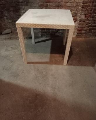 TAVOLO DA GIARDINO