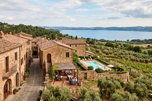 Antico Borgo con Ristorante e Struttura Ricettiva