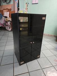 Mobiletto per stereo, radio etc. con antine