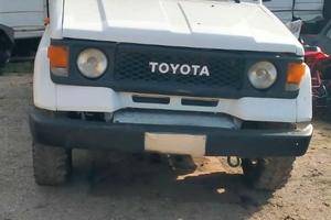 Toyota land cruiser lj70