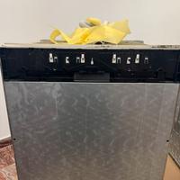 Lavastoviglie da incasso Bosch e forno Hotpoint
