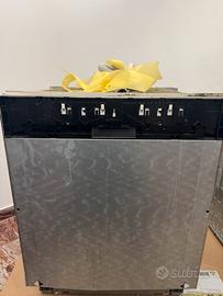 Lavastoviglie da incasso Bosch e forno Hotpoint