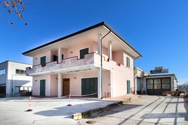 5 LOCALI A PORTO SANT'ELPIDIO