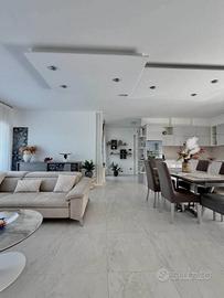 Attico / Mansarda di 148 m² con 4 locali e box aut